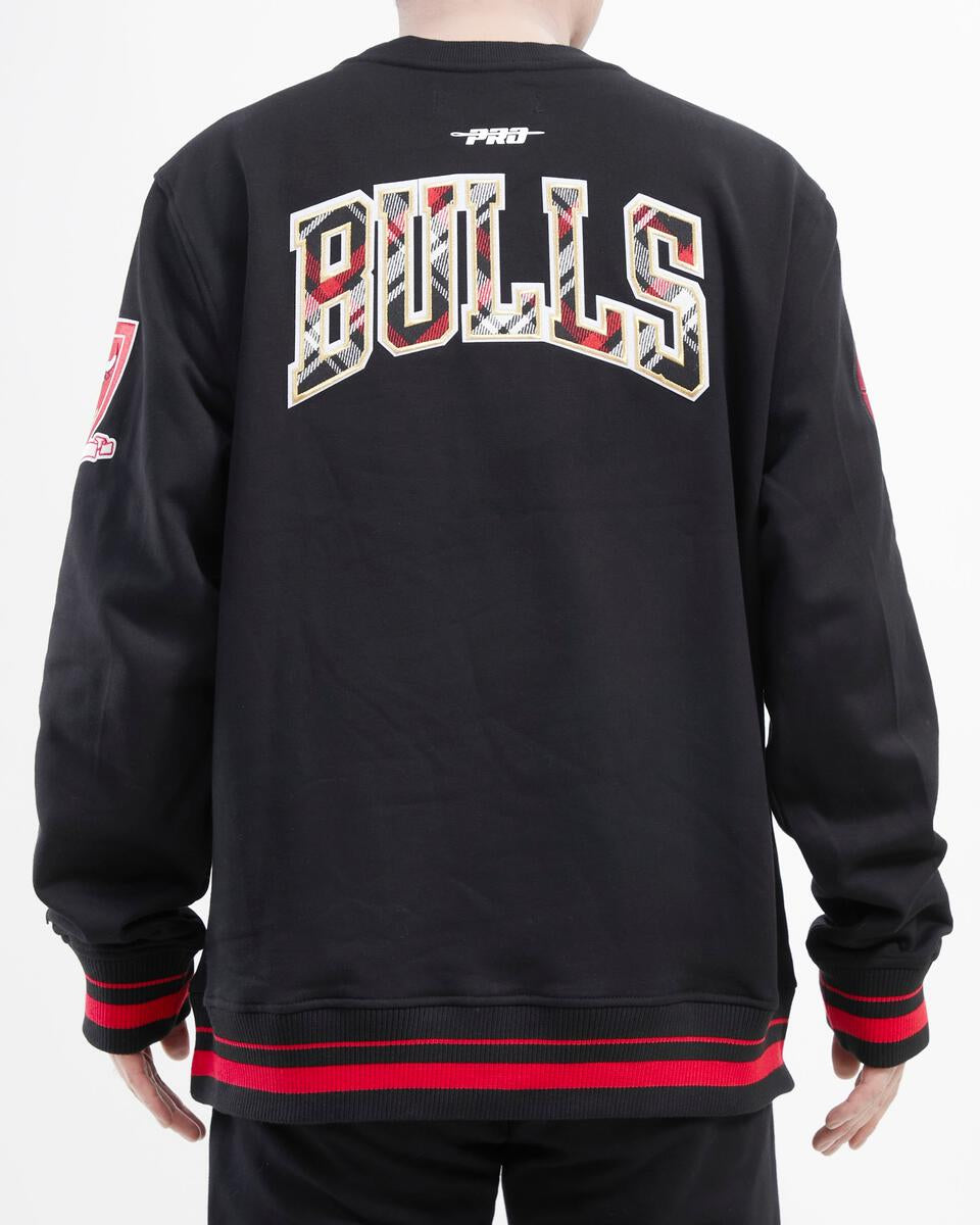 Black Chicago Bulls Pro Standard Crewneck Fleece Sweatshirt