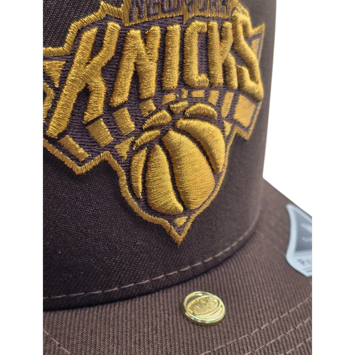 Brown New York Knicks Curved Brim Metal Badge Gray Bottom New York Script Side Patch New Era 9Fifty A-Frame Snapback