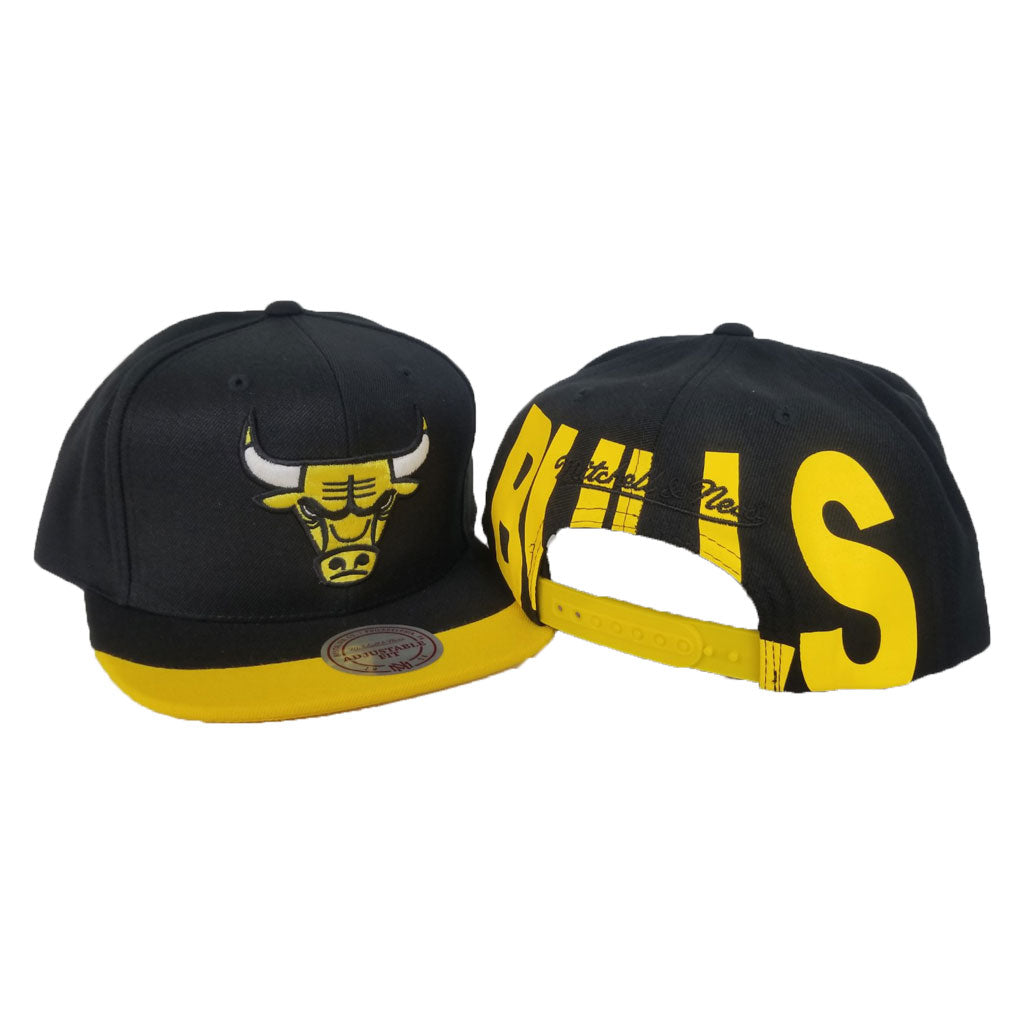 Mitchell & Ness Dip Visor Chicago Bulls Black - Yellow Snapback