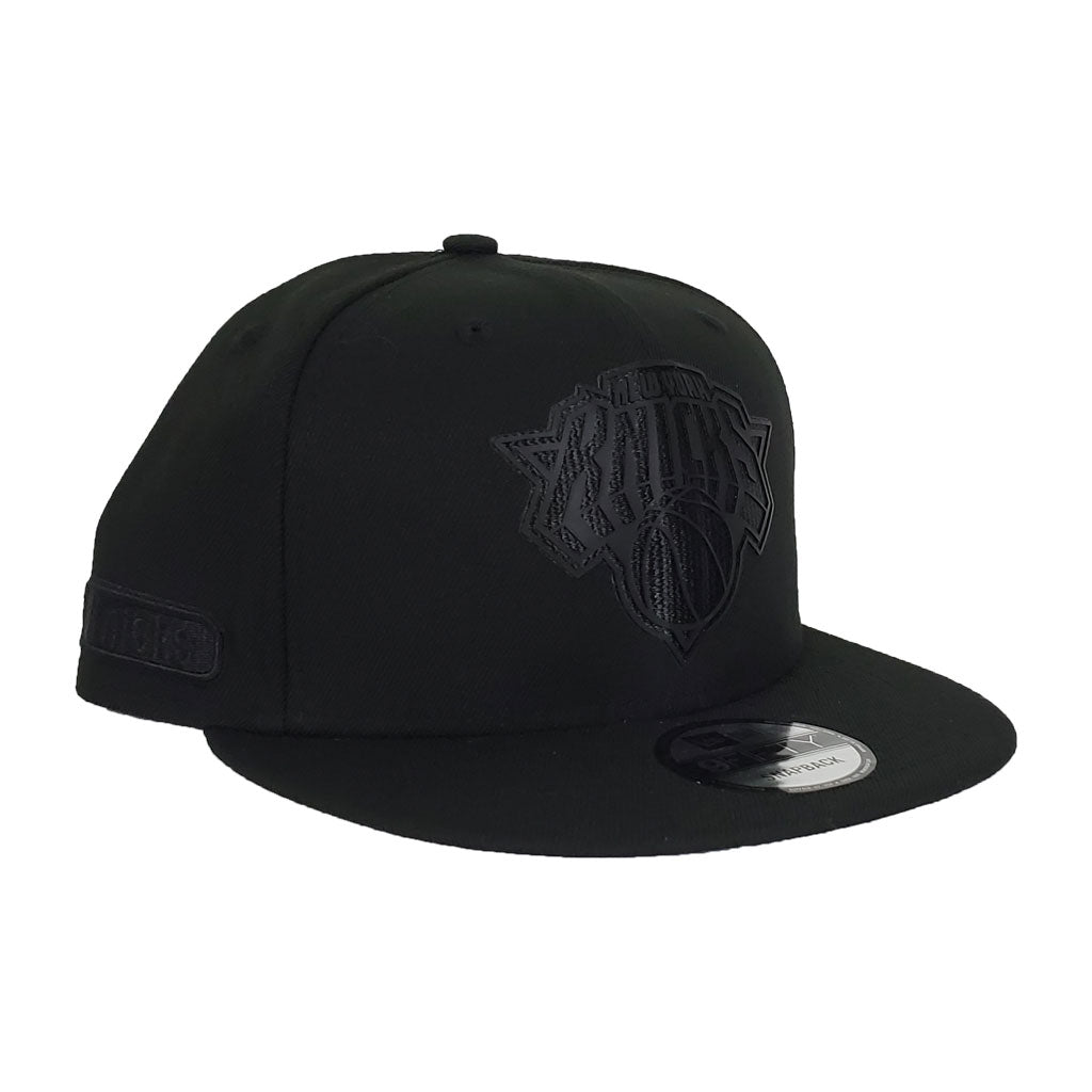 New Era Black On Black New York Knicks 9FIFTY Snapback Hat