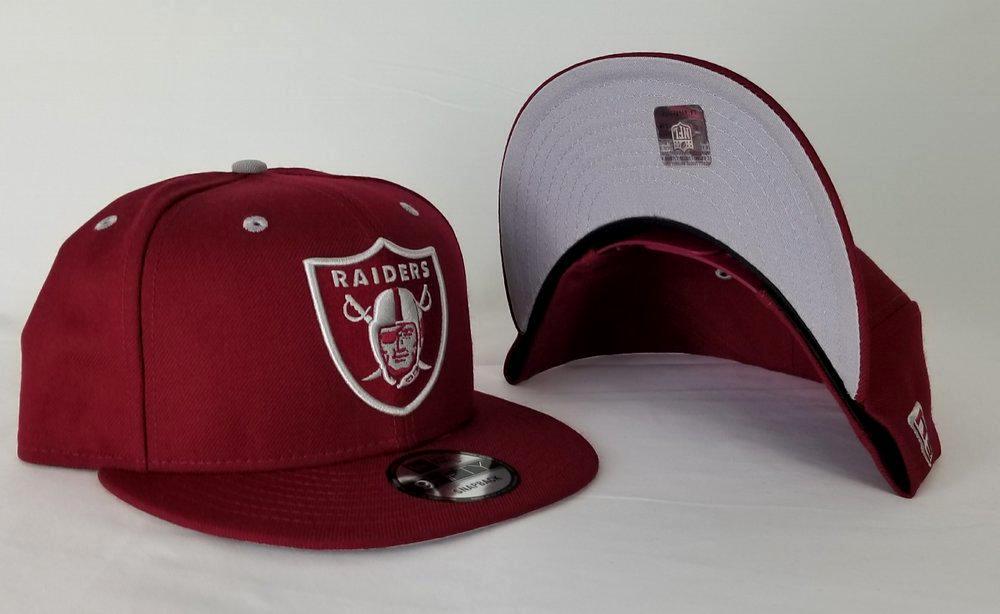 New Era NFL Shield Oakland Raiders 9Fifty Snapback Hat Burgundy