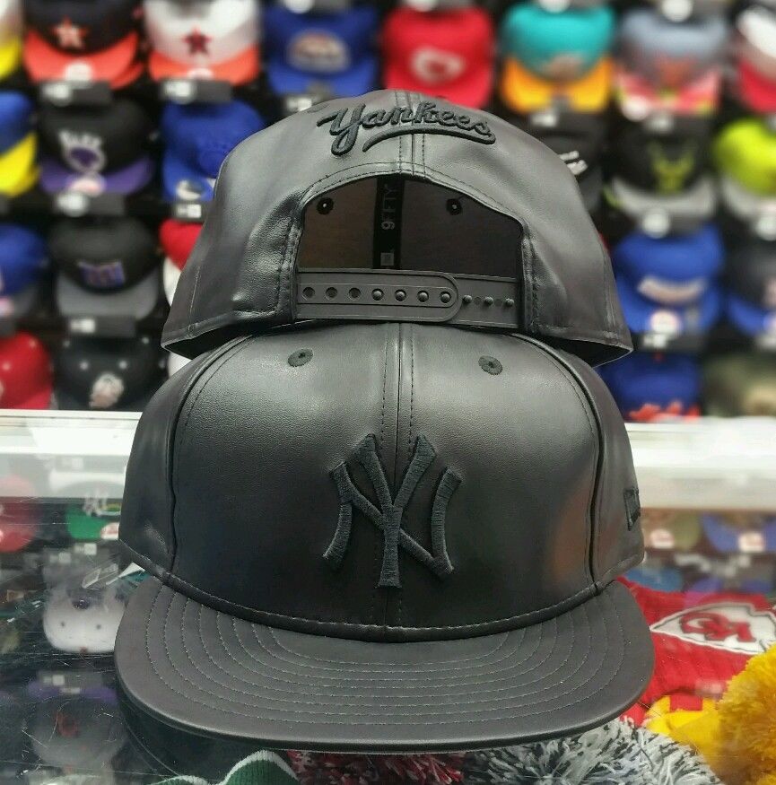 New Era 9Fifty NEW YORK YANKEES BLACK on BLACK LEATHER Snap back MLB Hat Cap PU