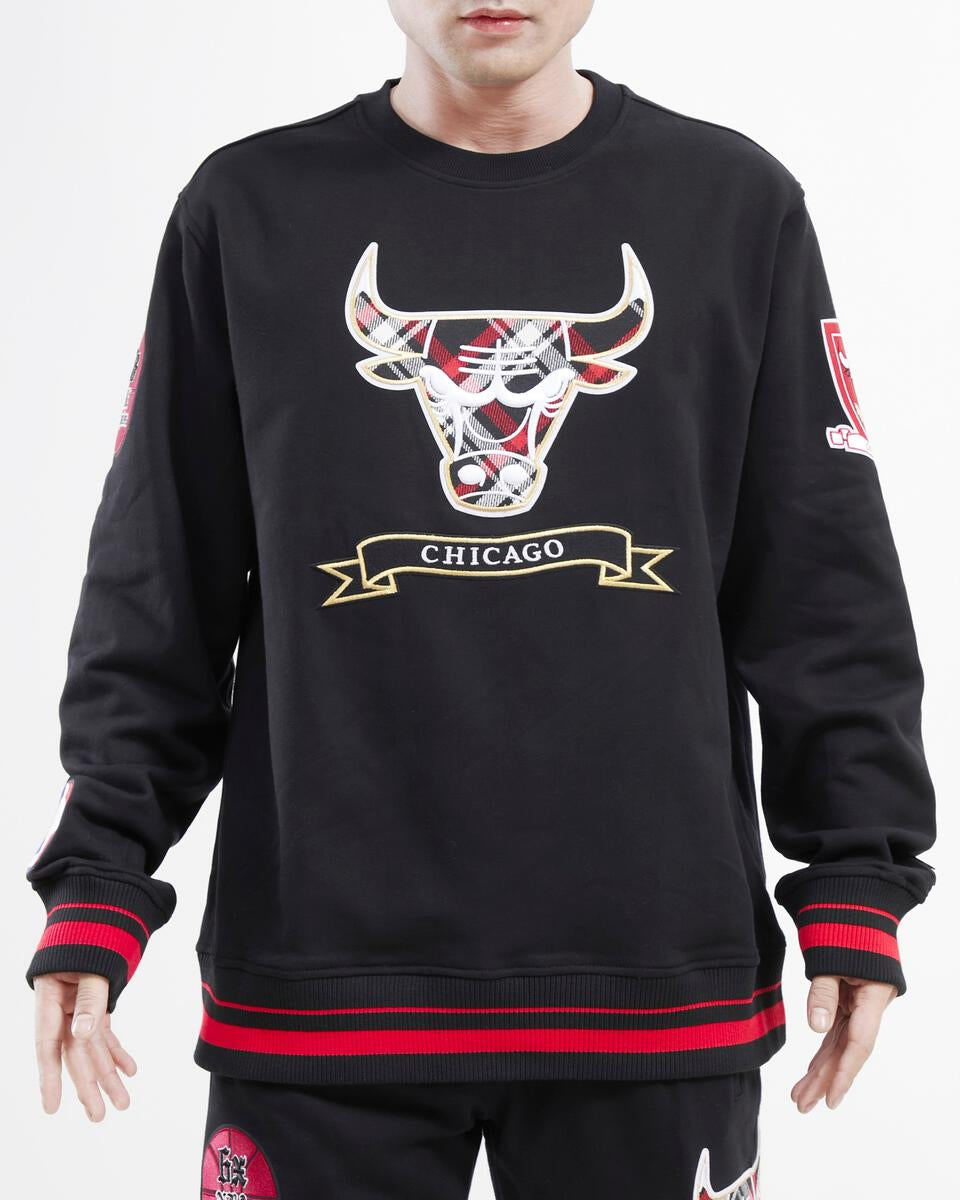Black Chicago Bulls Pro Standard Crewneck Fleece Sweatshirt