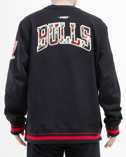 Black Chicago Bulls Pro Standard Crewneck Fleece Sweatshirt