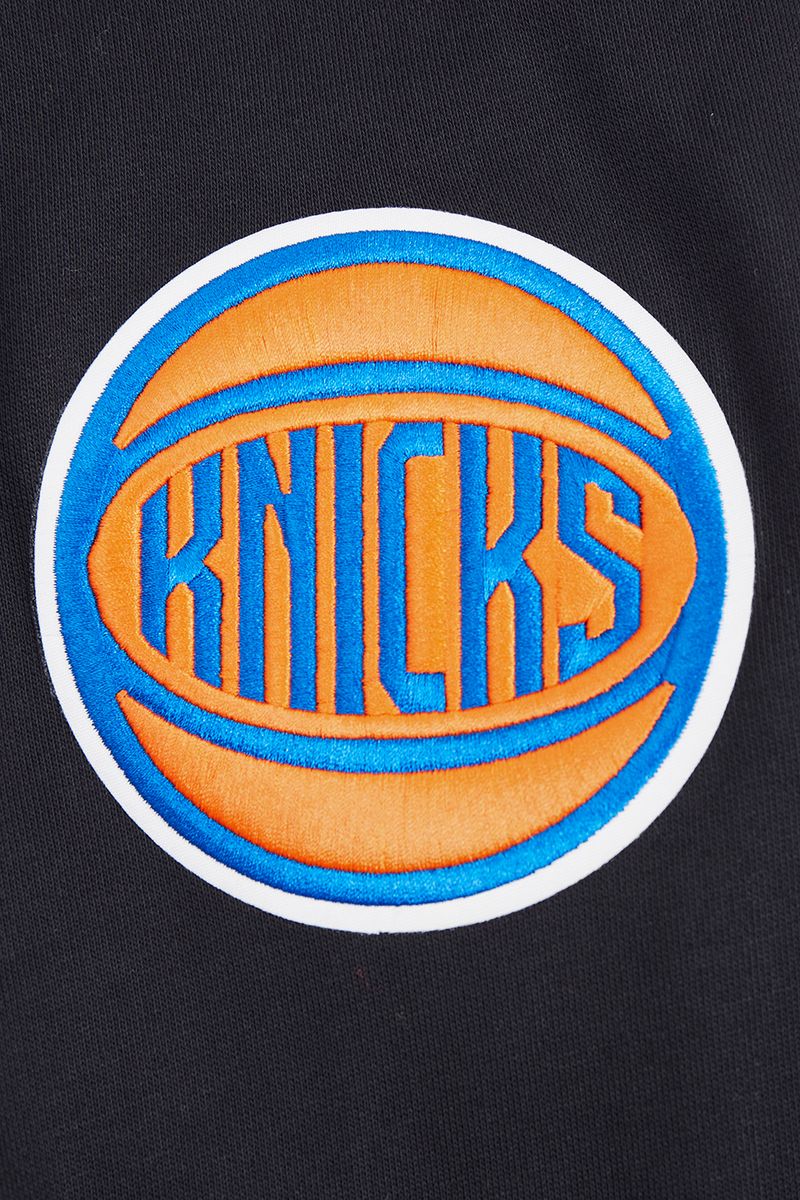 Black New York Knicks Old English Pro Standard Pullover Hoodie