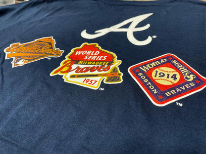 NAVY BLUE ATLANTA BRAVES 3X WORLD SERIES CHAMPIONS NEW ERA SHORT SLEEVE T-SHIRT