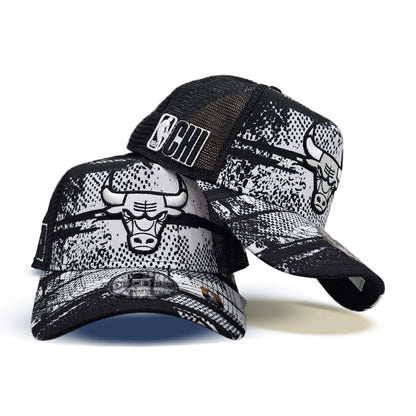 Black Tip Off Chicago Bulls Curved Brim Gray Bottom NBA CHI Side Patch New Era 9Forty Snapback