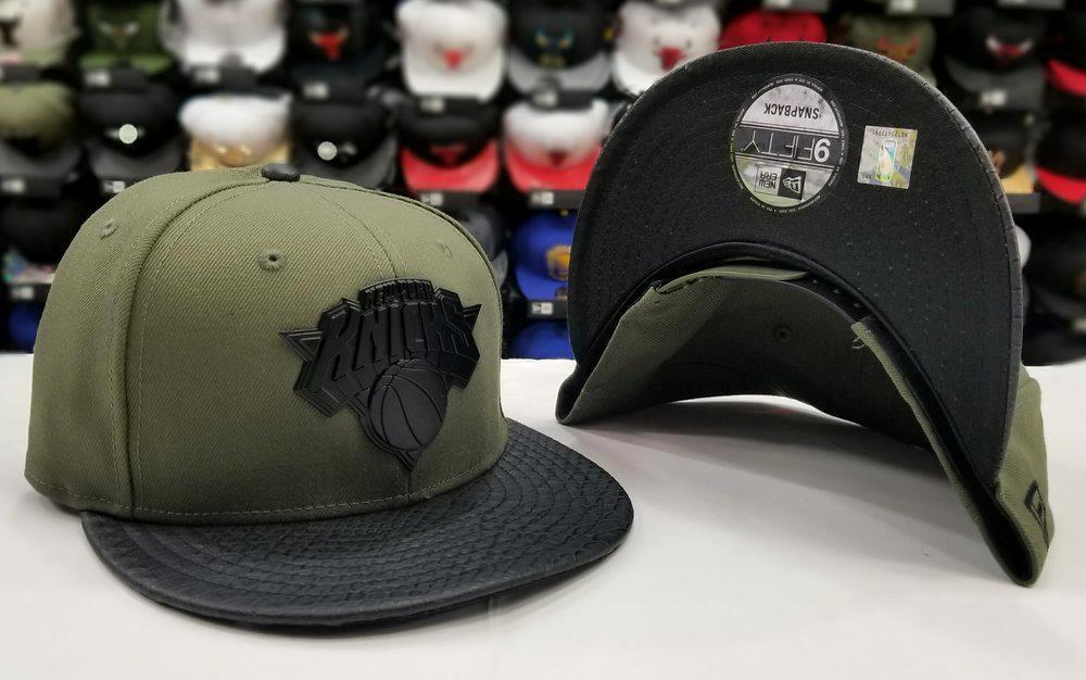 Matching New york Knicks Black Metal Badge New Era Snapback hat For Nike Air Foamposite Legion Green / Black