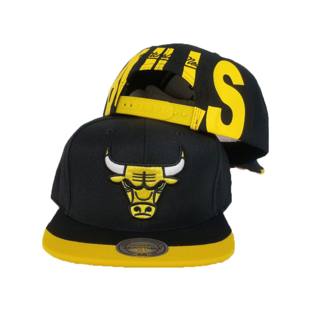 Mitchell & Ness Dip Visor Chicago Bulls Black - Yellow Snapback