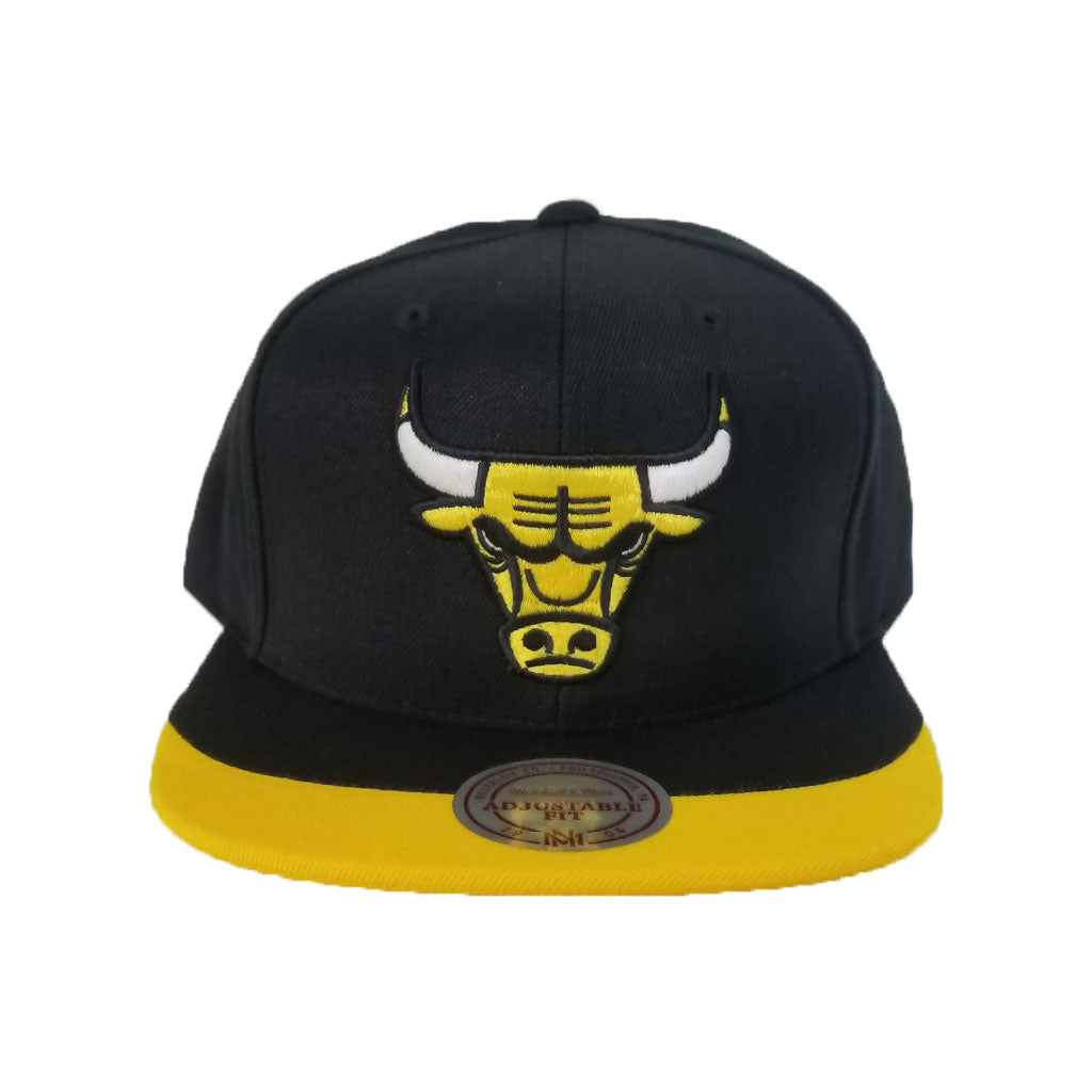 Mitchell & Ness Dip Visor Chicago Bulls Black - Yellow Snapback