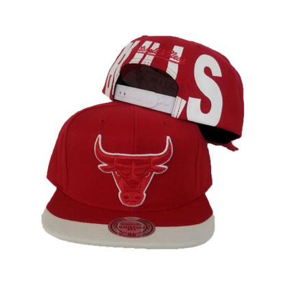 Mitchell & Ness Dip Visor Chicago Bulls REd - White Snapback