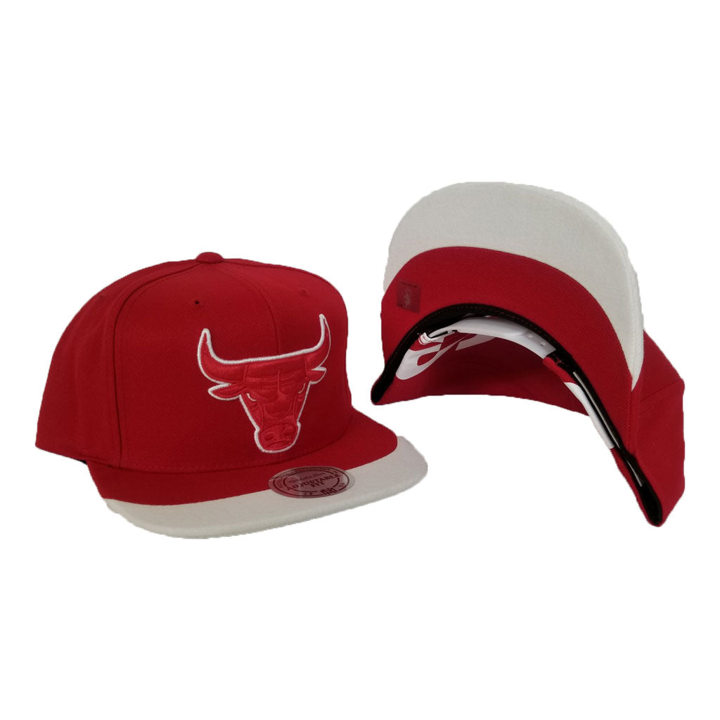 Mitchell & Ness Dip Visor Chicago Bulls REd - White Snapback