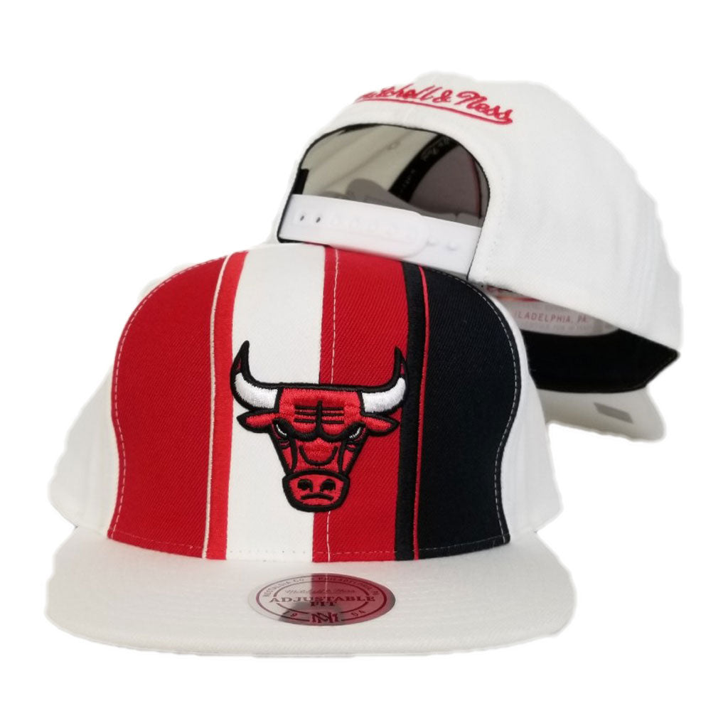 Mitchell & Ness Red / White Chicago Bulls Snapback Hat