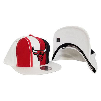 Mitchell & Ness Red / White Chicago Bulls Snapback Hat
