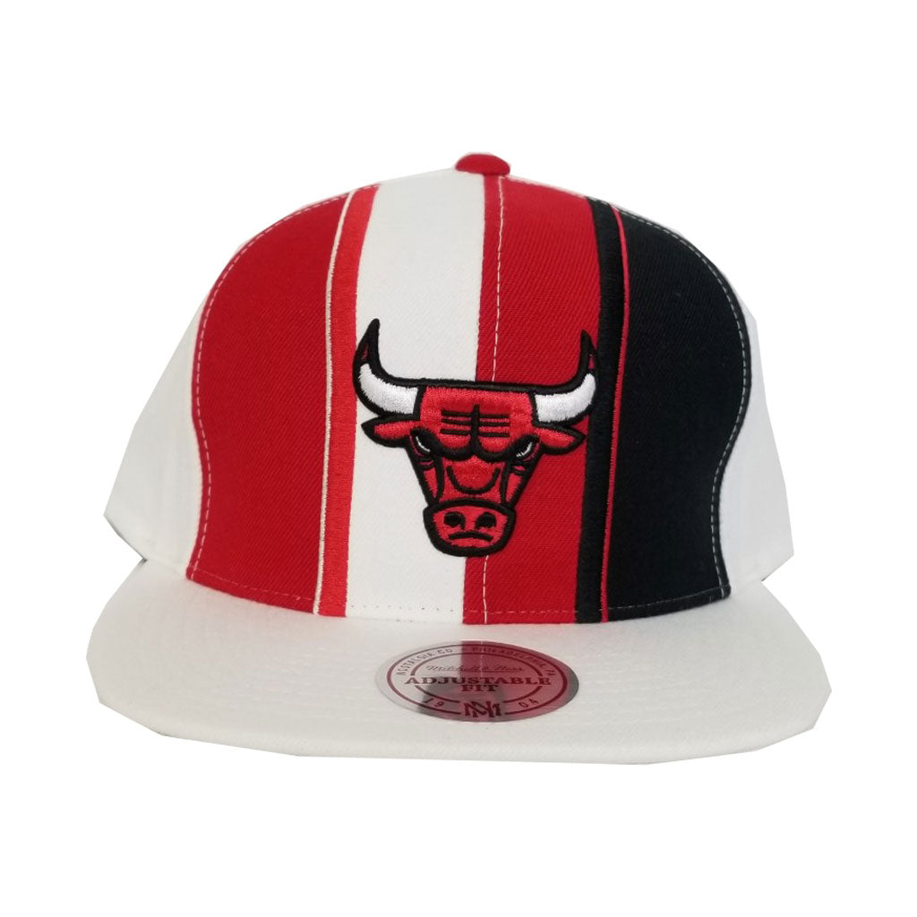 Mitchell & Ness Red / White Chicago Bulls Snapback Hat