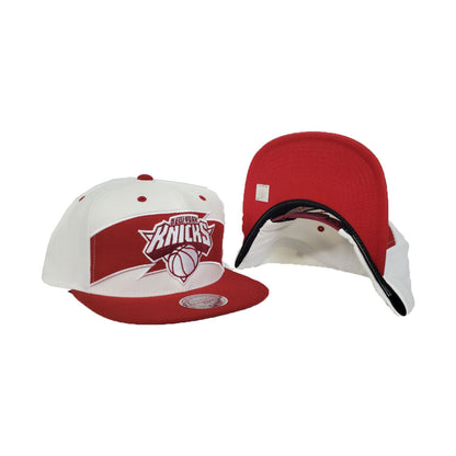 Mitchell & Ness White - Burgundy New York Knicks Snapback Hat