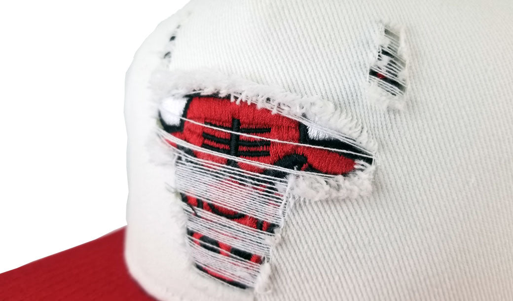 Mitchell & Ness White / Red Destructed Chicago Bulls snapback