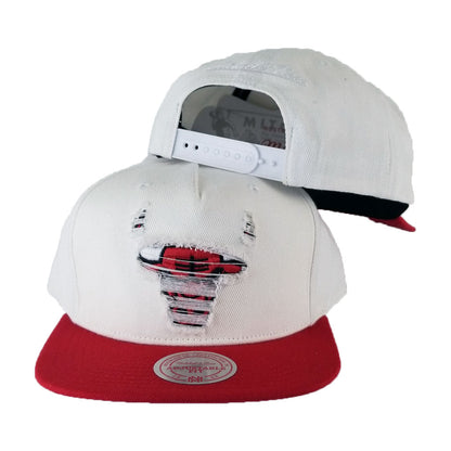 Mitchell & Ness White / Red Destructed Chicago Bulls snapback