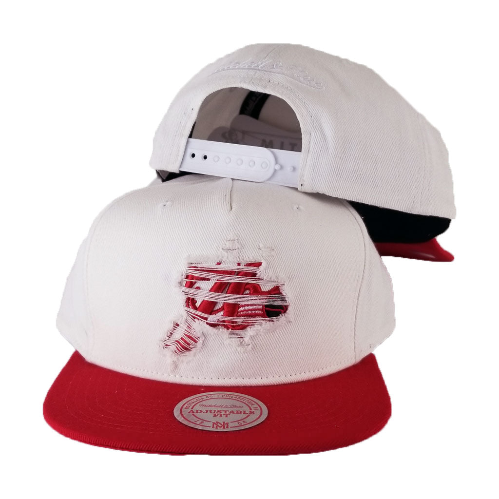 Mitchell & Ness White / Red Destructed Philadelphia 76ers snapback