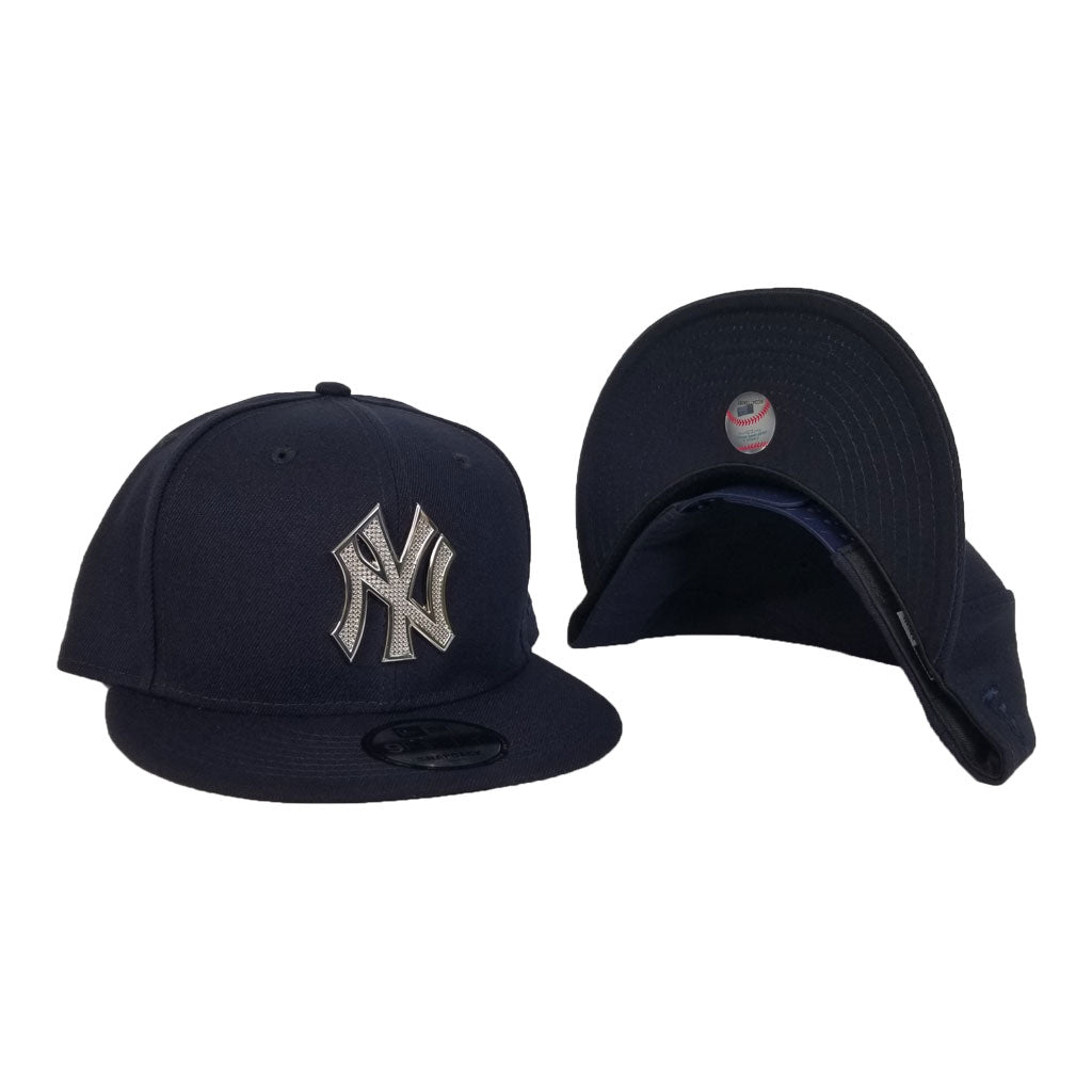 NEW ERA NEW YORK YANKEES SILVER METAL BADGE RHINESTONE 9FIFTY SNAPBACK