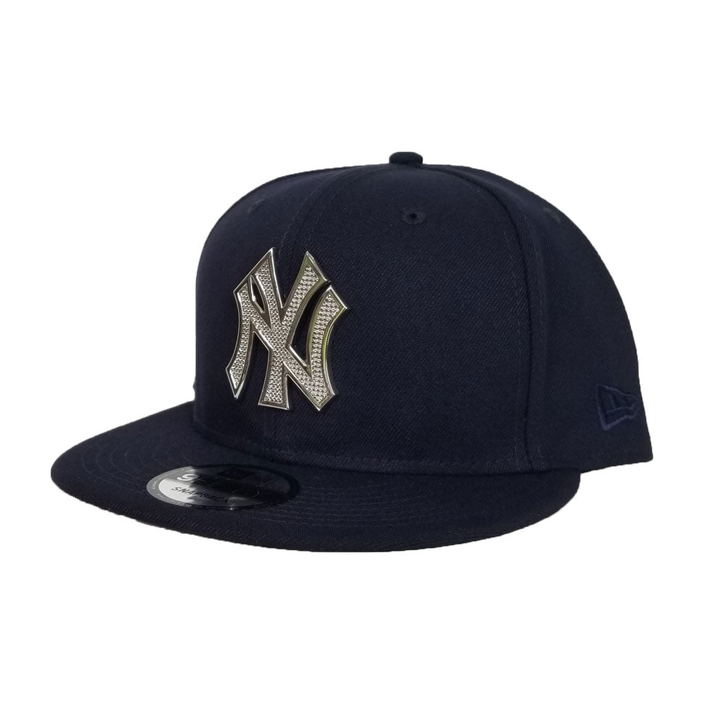 NEW ERA NEW YORK YANKEES SILVER METAL BADGE RHINESTONE 9FIFTY SNAPBACK