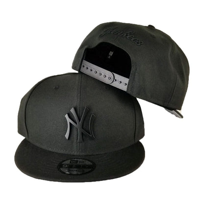 New Era Black Metal Badge New York Yankees 9Fifty Snapback