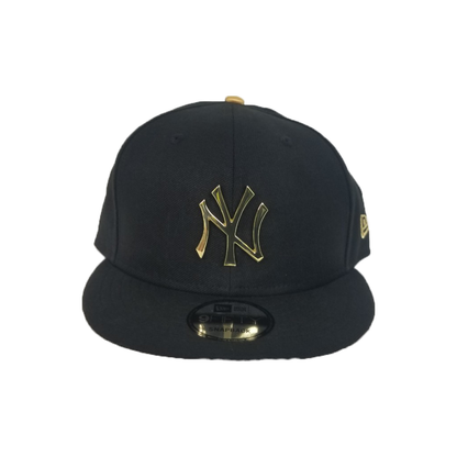 New Era Black New York Yankees Gold Metal Badge Snapback hat