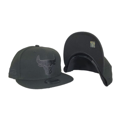 New Era Black On Black Chicago Bulls 9FIFTY Snapback Hat