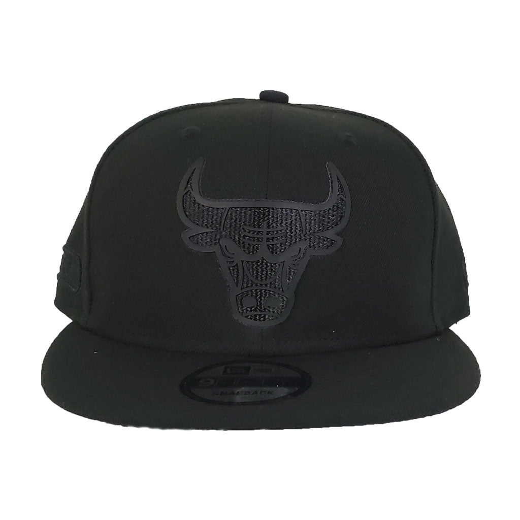 New Era Black On Black Chicago Bulls 9FIFTY Snapback Hat