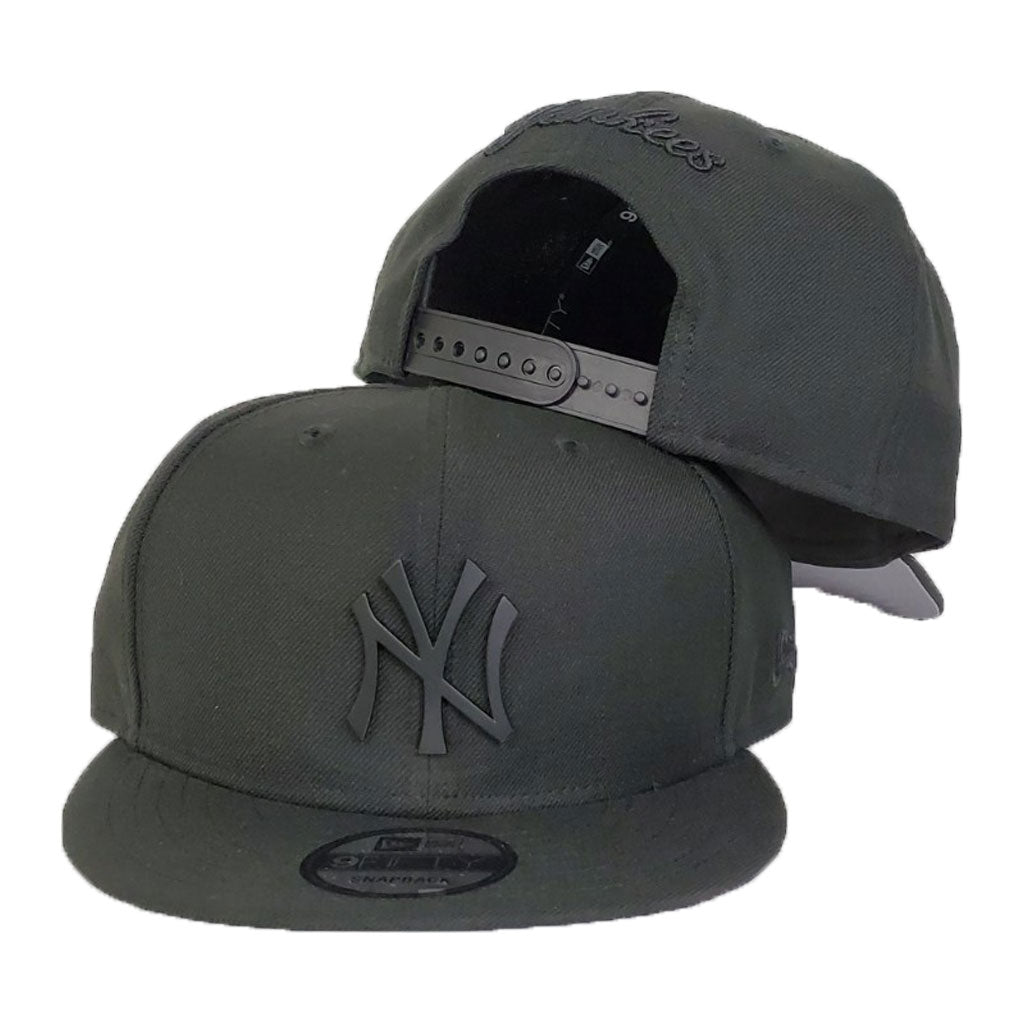 New York Yankees Black Metal Badge New Era 9Fifty Snapback