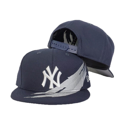 Paint Brushed New York Yankees Navy Blue New Era 9Fifty Snapback hat