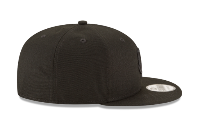 Black On Black New Era Minnesota Twins Gray Bottom 9Fifty Snapback