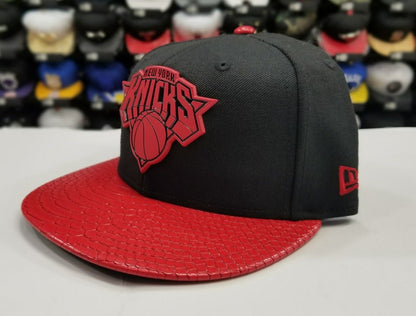 New Era 9Fifty NBA New York Knicks Black / Red Metal Badge Strapback Hat