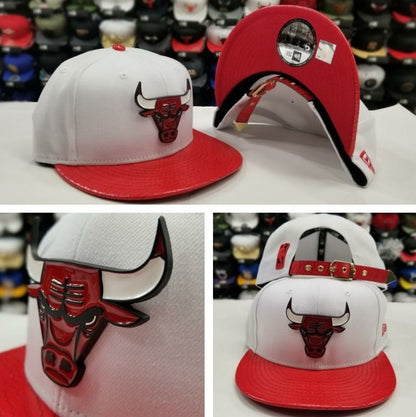 New Era 9Fifty NBA Chicago Bulls White / Red Metal Badge Strapback Hat