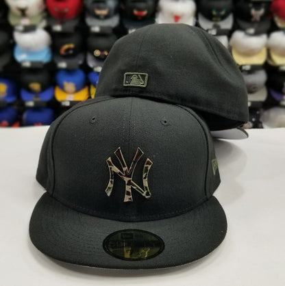 New Era MLB New York Yankee BLACK 59Fifty Camouflage Metal Badge Logo Fitted Hat