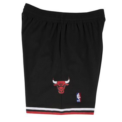 Chicago Bulls 1997- 98 Mitchell & Ness Alternate Black Swingman Shorts